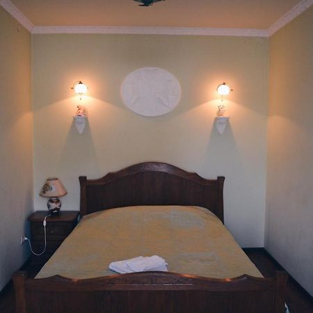 3-Room Apartments In Central City Lviv Exterior photo